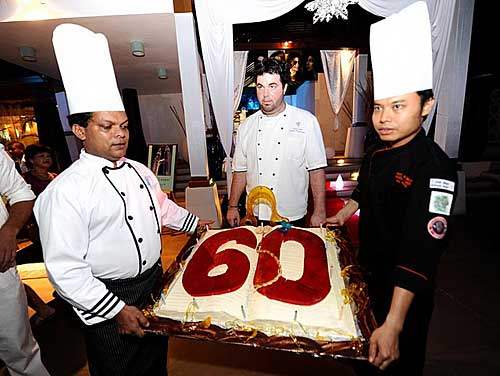 60 Jahre Club Med, frisch gebacken und von den Kche prsentiert...  